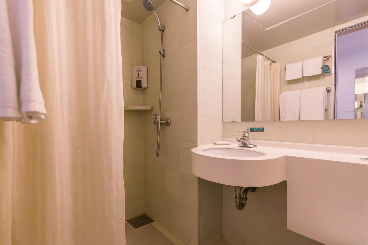Jingjiang Inn Jurong Renmin Road Чжэньцзян Экстерьер фото